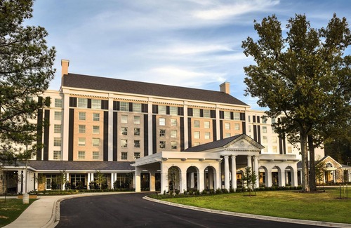 Whitehaven Hotel | Deluxe King-Birthplace of Rock ‘n’ Roll and Home of the Blues