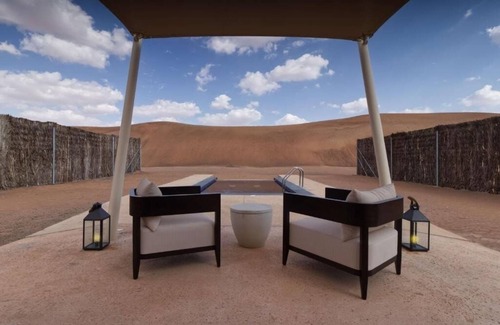 Al Madam Apartment | Deluxe King Room Near Al Bury Tower Sharjah