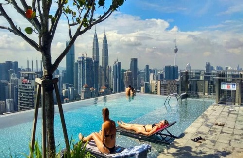 Malaysian Police Training Centre Apartment | Deluxe King Suite with Garden View 8