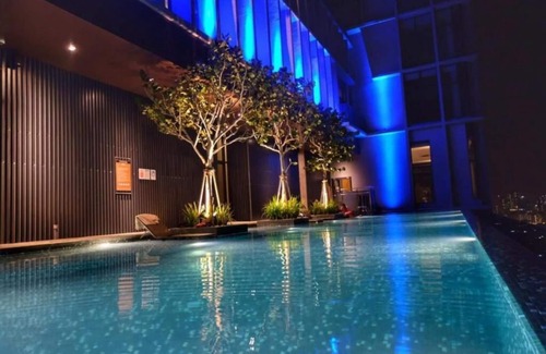 Malaysian Police Training Centre Apartment | Deluxe King Suite with Garden View 14