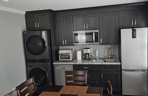 Northeast Raleigh House | Deluxe! New Apt Loft Near Downtown – Ready for Families and Business Travelers.