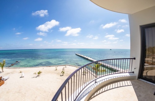 San Pedro Condo | Deluxe Ocean Front Suites C2- Pool/Jacuzzi/heart of Town