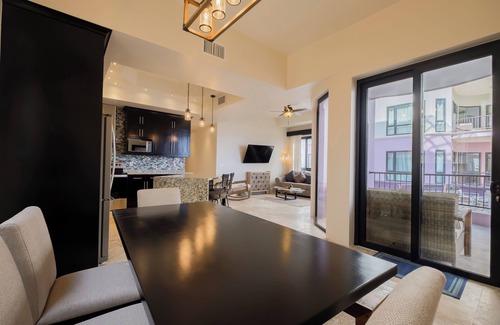 San Pedro Condo | Deluxe Ocean View Suites D1- Pool/Jacuzzi/heart of Town