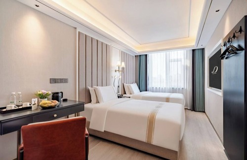 Zhanqiao Hotel | Deluxe Qingdao Beer Street Xian Hotel