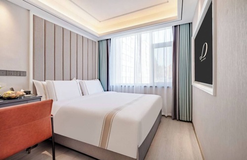 Zhanqiao Hotel | Deluxe Qingdao Beer Street Xian Hotel