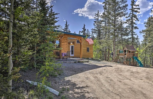 Indian Mountain Cabin | Deluxe Rocky Mountain Hideaway in Como w/ Hot Tub!