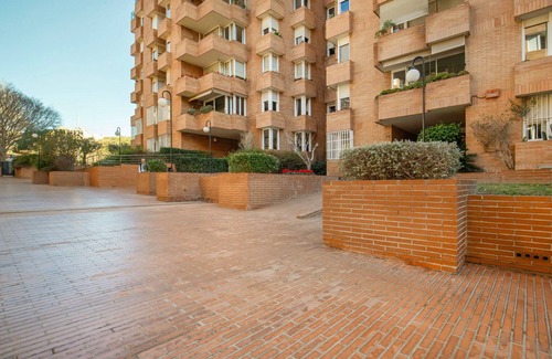 Sarria Apartment | Deluxe Sarrià 2BR w/Doorman, Renovated Recently, by Blueground