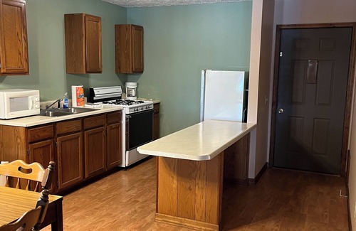 Golconda House | Deluxe Suite w/Full Kitchen on the River Bluff