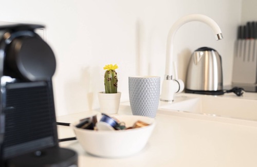 Wieseck Condo | Deluxe Suite | Living+Workplace
