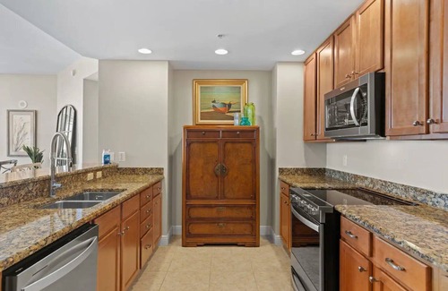 Cape Harbour Condo | Deluxe Views Condo Cape Coral Dining & Activities!