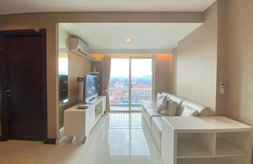Braga Apartment | Deluxe & Well Appointed 2BR at El Royale Apartment By Travelio
