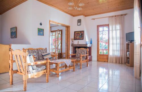 Mytikas House | Demetra