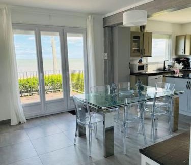 Courseulles-sur-Mer Villa | Demeure rénovée front de mer