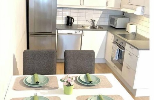 Hole Condo | Demims Apartments Lillestrøm - Central apartment-free parking-10mins from Oslo S