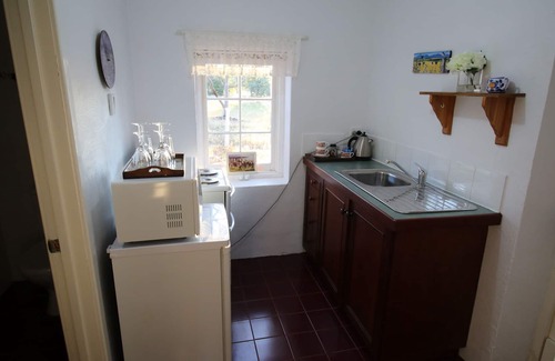 Buckland Cottage | Dempster cottage is a stone cottage built 1853 located between Northam /Toodyay.