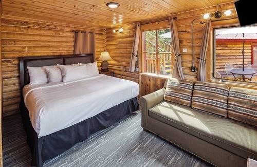 Denali National Park Hotel | Denali Crow's Nest Cabins