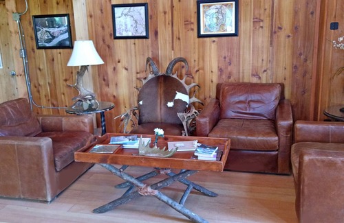 Denali National Park Hotel | Denali Crow's Nest Cabins