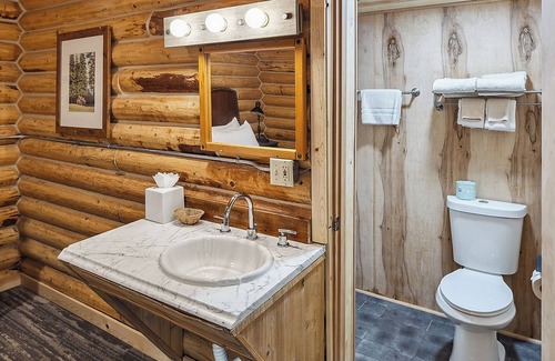 Denali National Park Hotel | Denali Crow's Nest Cabins