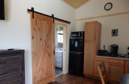 Healy Cabin | Denali Wildlife Wolf Cabin Luxury with a touch of Rustic.