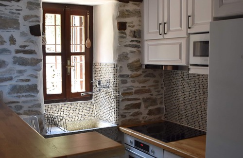 Mouresi House | Dendrokipos - traditional stone house on the east side of Pelion