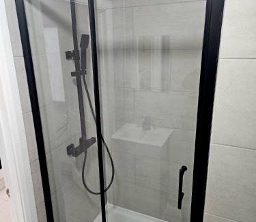Waddon Apartment | Denfi Studio Apartment