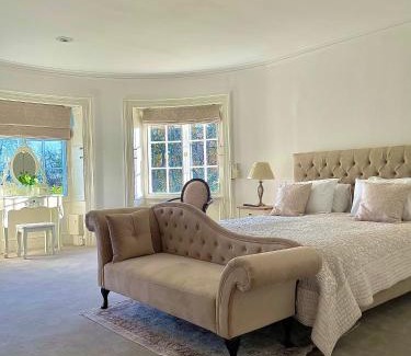 Uxbridge House | Denham Mount