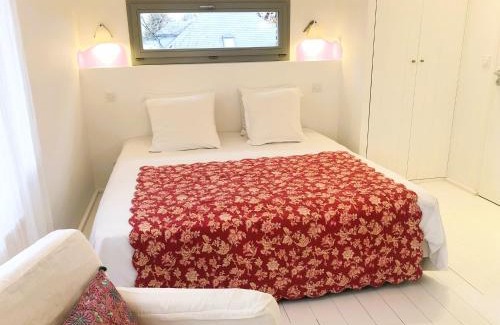 Versailles Bed & Breakfast | Denis & Virginie - château à pied - parking gratuit
