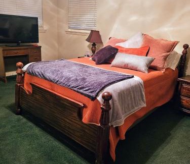 Denison House | Denison Place Near Choctaw Casino & Lake Texoma