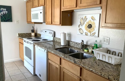North Westminster Condo | Denver nice and clean 2bdr, great location close to I-25. FREE parking & WIFI