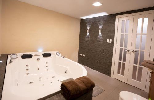 Cuenca Apartment | Depar de lujo duplex familiar con Jaccuzi