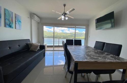 Villa Parque Siquiman Apartment | Departamento con vista al lago en Veneto Village