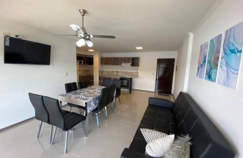 Villa Parque Siquiman Apartment | Departamento con vista al lago en Veneto Village