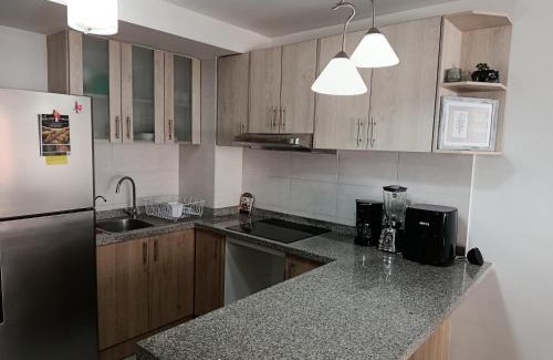 Quito Apartment | Departamento ideal para trabajo o turismo, cerca de Embajada A, Solca y Estadio O