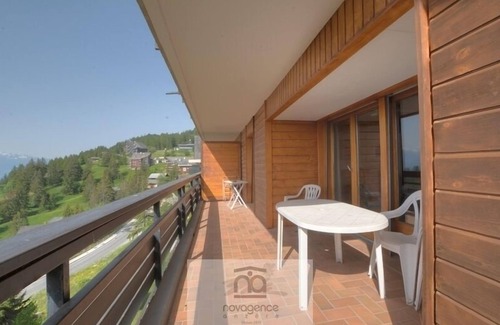 Anzere Apartment | Departure "skis on" from this apartment. Located in the central square and pedestrian Anzère, this p