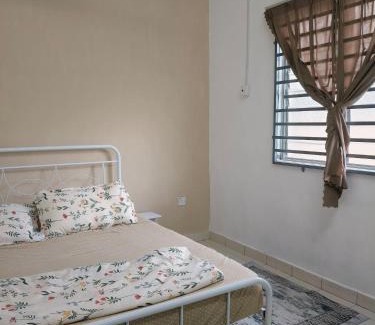 Kampung Chempedak House | DerCha Homestay near Tampin, FREE WIFI