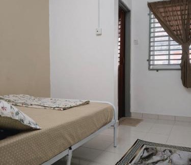 Kampung Chempedak House | DerCha Homestay near Tampin, FREE WIFI