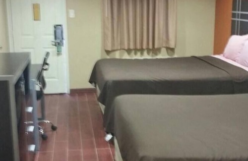 Big Lake Hotel | Derrick Inn