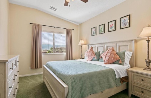 Mesquite House | Desert Haven Mountain View Home by J and Amy BL91136