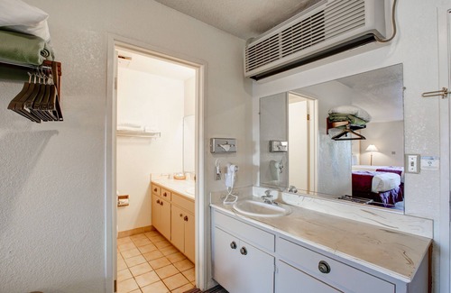 Desert Hot Springs Hotel | Desert Hot Springs Spa Hotel