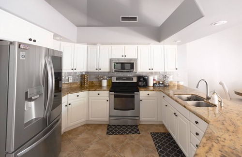 Val Vista Lakes House | Desert Oasis in Val Vista Lakes - Heated Pool