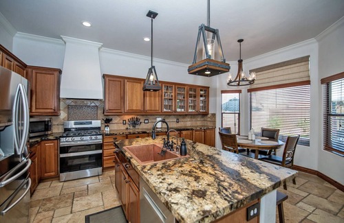 Yuma House | Desert Pad for Large Groups & Families!