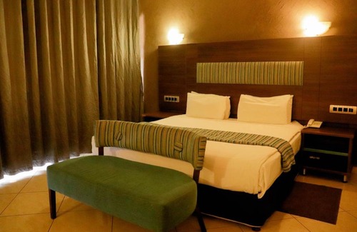 Palapye Hotel | Desert Sands Hotel