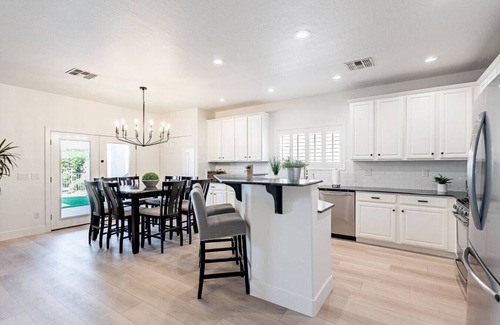 South Mountain House | Desert Sun Oasis - Your Private Resort-Style Retreat