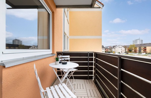 Haunstetten-Sud Condo | Design Apartment - 2 Bedrooms - Kitchen - Free Parking