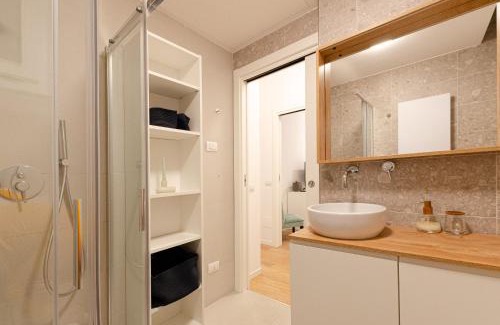 Guastalla Apartment | Design Apartment - Porta Romana - Duomo