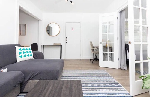 Buena Vista Apartment | Design District Apartment (203)