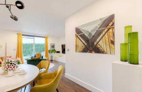 Bermondsey Apartment | Design Haven! Big Group-Friendly 4BR City Escape in Waterloo's Coolest Corner