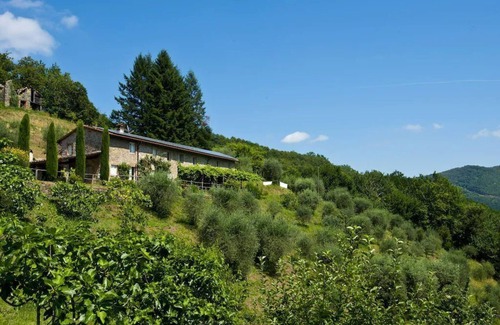Pescaglia House | Design house in Tuscan style surrounded by nature