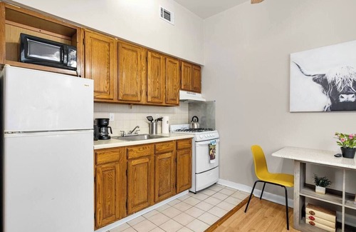 Bella Vista Apartment | Design-Led 1BR in Prime Spot