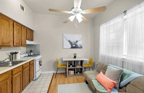 Bella Vista Apartment | Design-Led 1BR in Prime Spot